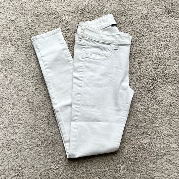American Eagle Outfitters Denim - American Eagle White Jeggings - Size 4